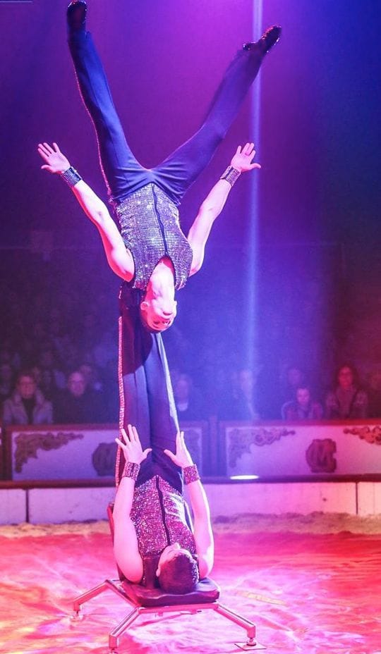 Dubai Acrobatic Duo Vento Entertainment