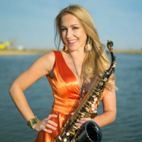 female-saxophone-dubai