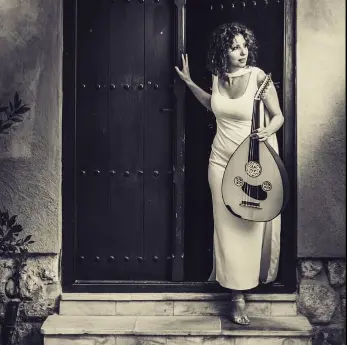 female oud dubai